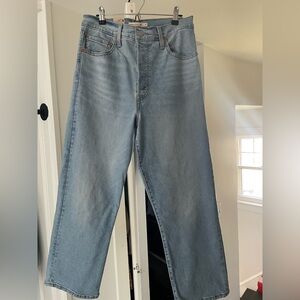 Levi’s Ribcage Straight Ankle Jeans